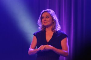 Constance Pittard Instagram - Si vous voulez venir me voir jouer à Paris avant la fin du monde ce sera possible sur 4 dates exceptionnelles au Théâtre des 2 Anes 🤗

https://www.billetreduc.com/213612/evt.htm