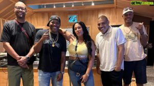 Coodie Simmons Instagram - The same day we went to experience #thebookofhov #jayz exhibit in #newyork #hov went to see my family at @bronzevillesoul in #chicago . Much love to my brother Rio! If you’re in the Chicago Check him out.