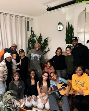 Coodie Simmons Instagram - Happy Thanksgiving & Black Friday, I mean Black Family Day!  The last post was me at the table with my vegan plate. 😂 I thank GOD everyday for my family & friends!  Lets all pray for peace and love all over the world! 🙏🏾💙💙🙏🏾💙🙏🏾