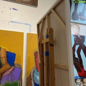 Coodie Simmons Instagram - I was going to save this footage 21 years or more for @eyesrevive documentary. 😂  #coodieonthecamera 🎥 FYI I didn’t commission this painting although I collect his work. It was a honor to sit for him and be in his future portrait show.  @eyesrevive is an amazing #artist ! #art Thanks for allowing me to capture your #jeenyuhs . @matboogie781 & @classy.tracey was in the building! #family #love