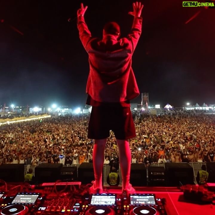 Coone - 3 Likes - OBRIGADO! 😭🇵🇹
Make sure to SLIDE, cause I played a bunch of new tracks and the pictures by @_silvanderbruggen_ are crazy AF!
1. Coone x @nolz_mc - Warrior Cry
2. Coone x @dbstf - U Are The High
3. Coone x @wayofthekami - Till I Collapse
