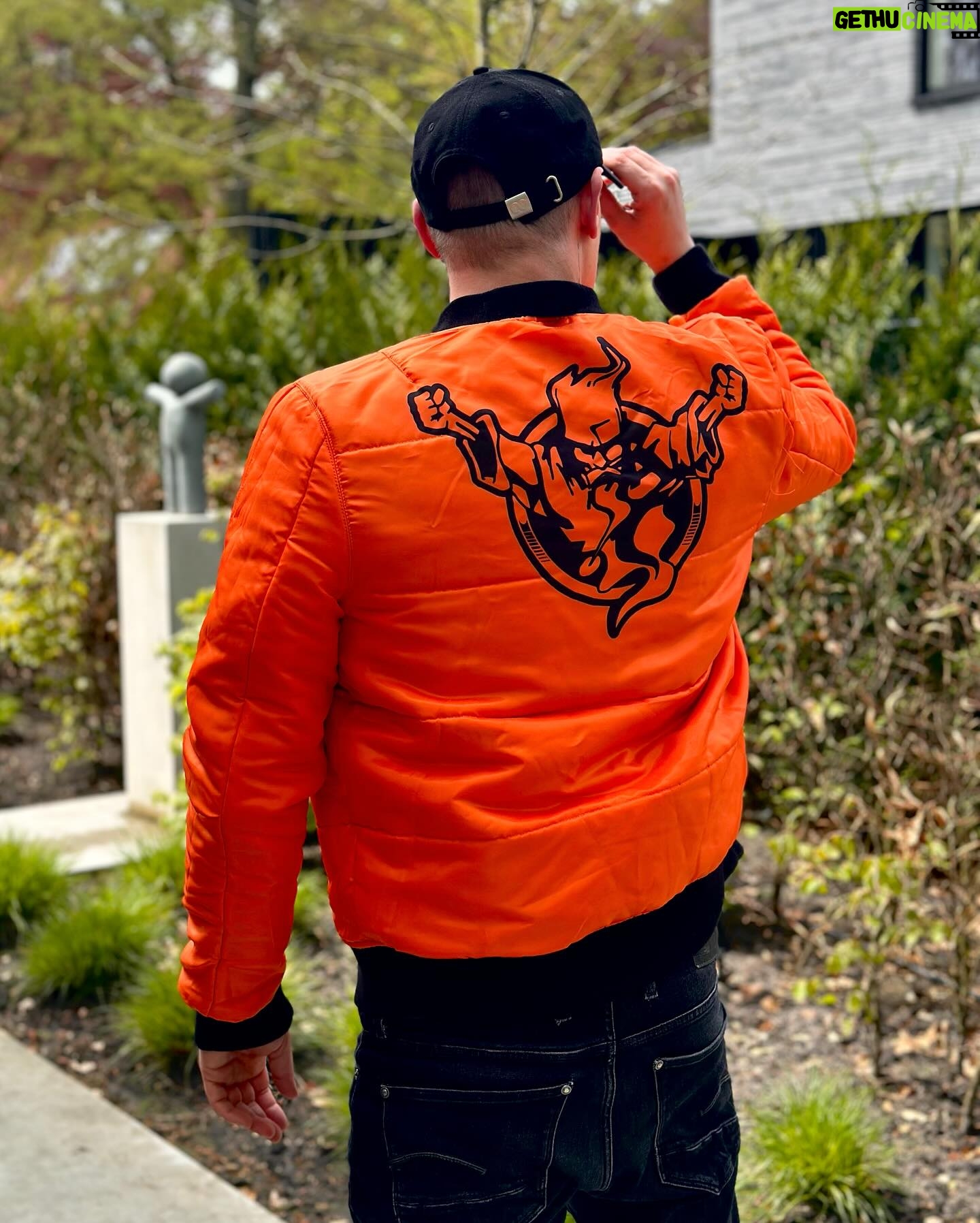Coone - 3 Likes - Being a good neighbour. 🇧🇪 🧡 🇳🇱