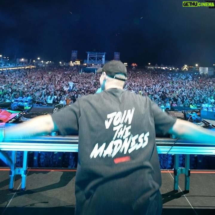 Coone - 3 Likes - OBRIGADO! 😭🇵🇹
Make sure to SLIDE, cause I played a bunch of new tracks and the pictures by @_silvanderbruggen_ are crazy AF!
1. Coone x @nolz_mc - Warrior Cry
2. Coone x @dbstf - U Are The High
3. Coone x @wayofthekami - Till I Collapse