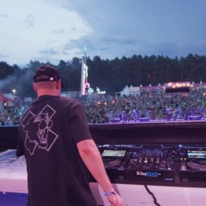 Coone Instagram - LAST WEEKEND VIBES: Played tons of new music! 🤯

1. We’ve Got The Power (with @thyronnl) 
2. Warrior Cry (with @nolz_mc)
3. U Are The High (with @dbstf)
4. We’ve Got The Power (with Thyron)
5. Warrior Cry (with Nolz)
6. U Are The High (with DBSTF)
7. Till I Collapse (with @wayofthekami)
8. Till I Collapse (with Kami)