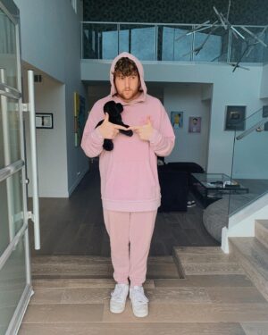 Corey La Barrie Instagram - 🥺👉🏽👈🏽🐶