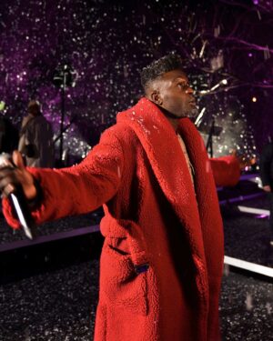 Corneille Instagram - Damn! Quelle joie de voir vos retours depuis deux jours! Encre Rose L'Expérience diffusée jeudi pour le lancement est encore disponible en streaming jusqu'au 24 avril. Vous pouvez encore le découvrir!
On a mis beaucoup de cœur et d'énergie dans ce showcase live, j'espère qu'il vous plaît!

(Lien billetterie en story)

@ele4la