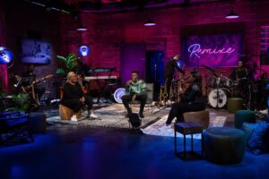 Corneille Instagram - Que des R’nb vibes ce soir à #CorneilleRemixe! Avec @laurence_nerbonne, @zachzoya et le baddest band in town! (link in story)