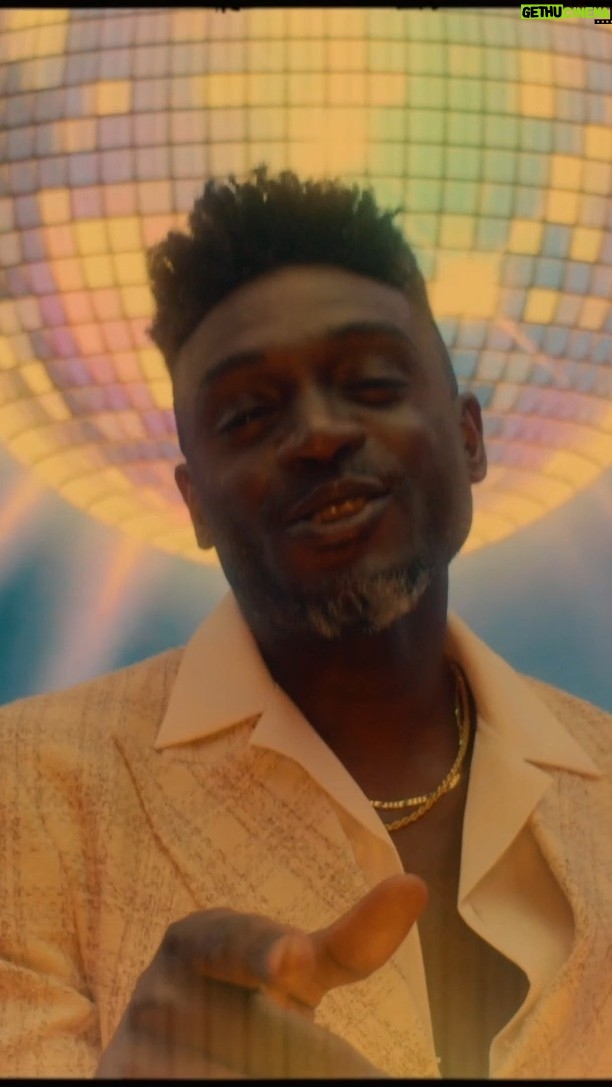 Corneille - 3.3K Likes - C'est aujourd'hui!! Le clip de «Encre Rose» est maintenant disponible! (lien en bio). Très content de le partager avec vous! 🙏🏿 #EncreRose