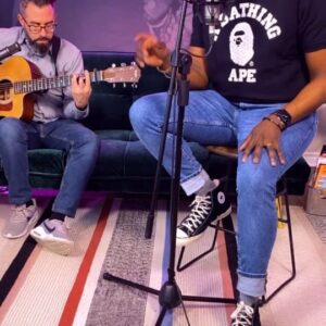 Corneille Instagram - Nouveau monde... Il semblerait que ce soit un de vos titres préférés de l'album alors on en a fait une version acoustique avec @cousinhubz!