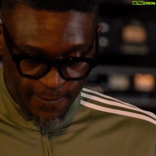 Corneille - 2.2K Likes - Je suis content que ces moments de création vous plaisent, je reviens bientôt échanger avec vous 🙏🏿