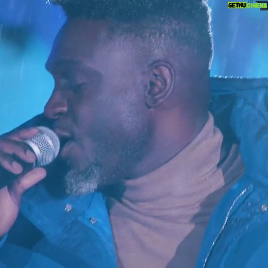 Corneille - 2.2K Likes - Se séparer du passé avec amour, sans l’effacer, pour ne pas en rester prisonnier... Voici un extrait de "Bon Voyage" à découvrir sur mon album Encre Rose vendredi prochain et en performance pendant le direct d'Encre Rose L'Expérience le 24.03.22 ! Lien en bio 🎟️