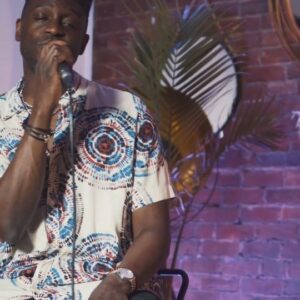 Corneille Instagram - Petit live acoustique pour « @afroworldfest » avec mon gars @cousinhubz à la guitare… en attendant…
© @bentelfordvisuals