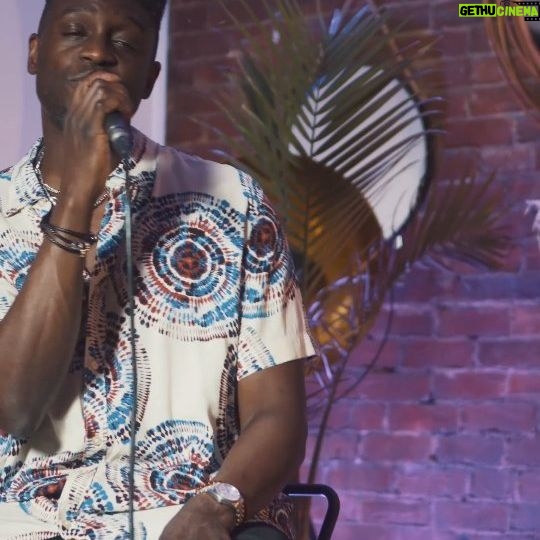 Corneille - 4K Likes - Petit live acoustique pour « @afroworldfest » avec mon gars @cousinhubz à la guitare… en attendant…
© @bentelfordvisuals