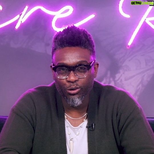 Corneille - 1.8K Likes - Salut la famille, encore une fois très heureux de partager cette annonce avec vous! « Encre Rose » est disponible en précommande physique et digitale! Rendez-vous le 25 mars pour l'album et aujourd'hui pour une petite surprise! (Lien en bio)
