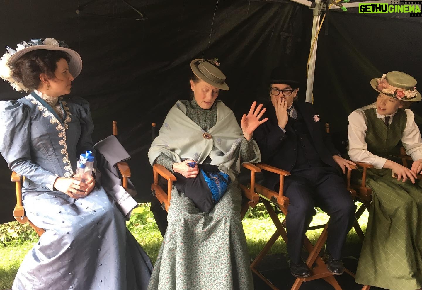 Corrine Koslo - 12.1K Likes - Miss these wonderful pals and colleagues.
@helenjohns00@joannadouglas@geraldinejames@jonathonholms
#annewithaneseason3#saveannewithaneseason4#kindredhearts