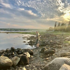 Corrine Koslo Instagram - Our first wee while in Chester Basin and Whale Lake.
Now back in Hubbards for awhile.
Shooting begins tomorrow.#moonshinecbc
#familytime