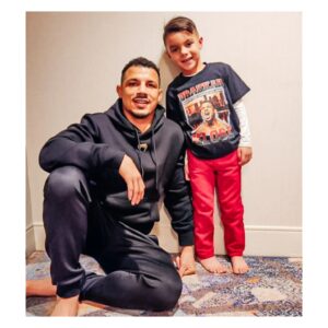 Cortney Casey Instagram - Its Fight Day For Our Favorite Guy!! We Love You And We Are Extremely Proud Of You. Go Out There And Do What You Do Best. #AZ #TX #BeGreat #LoveHim #KingKlose #DrakkarKlose #UFC ##BlueCrayon #YellowCrayon