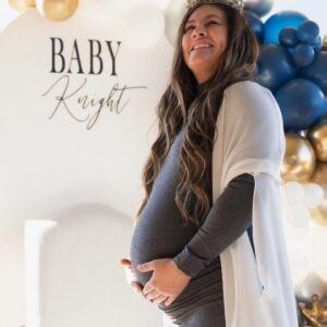 Cortney Casey Instagram - Had such an amazing time at my baby shower last Sunday. Loved being surrounded by such amazing women. Thank you to everyone who came out to shower us with love. Your presence was greatly appreciated. And a huge thank you to my Amazing mother @sylviakoppen for putting it all together and also to my talented friend @jennifer_jenkins23 over at @azgatherandgraze charcuterie for creating such a wonderful spread for us. #AZ #BoyMom #BabyShower #KnightConan #BabyKnight #FebruaryBaby
📸:@ethangoff