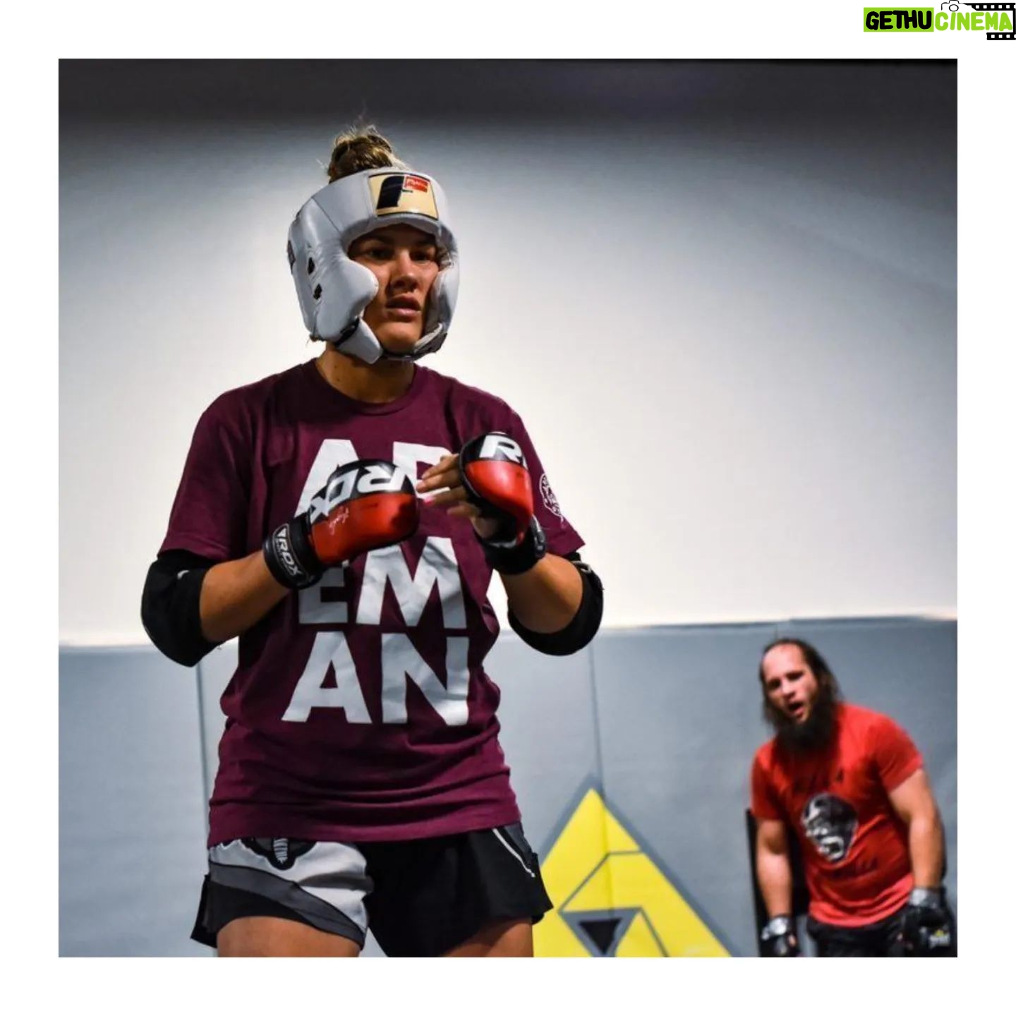 Cortney Casey - 277 Likes - Its Monday B! ā¬hes Lets Do This!!! Dont be like @mmabrightwell..lol #AZ #MondayVibes #Apeman #LabElite #SlowFeetDontEat
šø:@fightography