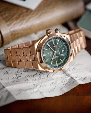 Cory Richards Instagram - Intense green ❇️

This pink gold timepiece, worn by our One of Not Many Talent @coryrichards, features complications that assist the daily life of the traveler: a dual time zone combined with a day-night indicator and a date hand. Its self-winding movement offers a power reserve of nearly 3 days.
 
To accentuate the intensity of this new colour on the Overseas dual time, meticulous care has been lavished on the finishing touches. Against a translucent lacquered backdrop playing on depth effects, the centre is graced with sunburst satin-brushing, while the flange is delicately velvet-finished.
 
🗺️ Travel companion of @coryrichards 
 
#VacheronConstantin #OneOfNotMany #vacheron #thehourlounge #watches #watch #watchesofinstagram #horology #watchoftheday #instawatch #geneva #swissmade #swisswatch