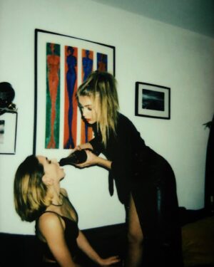 Cosima Henman Instagram - 2021 here we come!✨🍾
Ich wünsche euch allen ein glückliches und erfolgreiches neue Jahr! #happynewyear