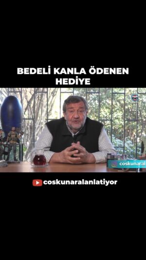 Coşkun Aral Instagram - Bir savaş ve baba-kız hikâyesi... 
#KurbanBayramı’nın ve #BabalarGünü’nün denk geldiği bir günde tekrar paylaşmak istedim.
Savaşın olmadığı, kimsenin kimsesiz kalmadığı bir dünya dileğimi bir kez daha tekrarlıyorum.
İyi bayramlar...