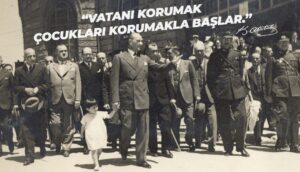 Coşkun Aral Instagram - Özgürlük için savaşan büyük #Atatürk, Meclis'in açıldığı gün selâmını çocuklara verdi. Çünkü biliyordu ki güzel bir ülke olmanın yolu, çocukların hayata ve geleceğe ümitle bakan gözlerinden, incinmemiş kalplerinden geçerdi. 
#23Nisan Ulusal Egemenlik ve Çocuk Bayramı kutlu olsun!