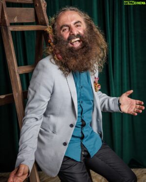 Costa Georgiadis Instagram - Costa Georgiadis in the AACTA Portrait Studio after being part of the winning Gardening Australia team for Best Lifestyle Program ✨

📸: @studioandro_gc