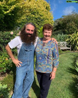 Costa Georgiadis Instagram - I have some exciting news! My messy suburban garden will be featured on Gardening Australia this Friday night at 7:30 pm Sydney time on the ABC. Tune in to see what presenter Costa @costasworld is up to in my garden. Can’t wait to see it! #gardeningaustralia #abcgardeningaustralia #mygarden #gardening #perennialgarden #ediblegarden #growgreatfruit #groworganic #growyourownfood #groworganicfood #flowers #plants #fruits #coldclimategardening #garden #mybackyard