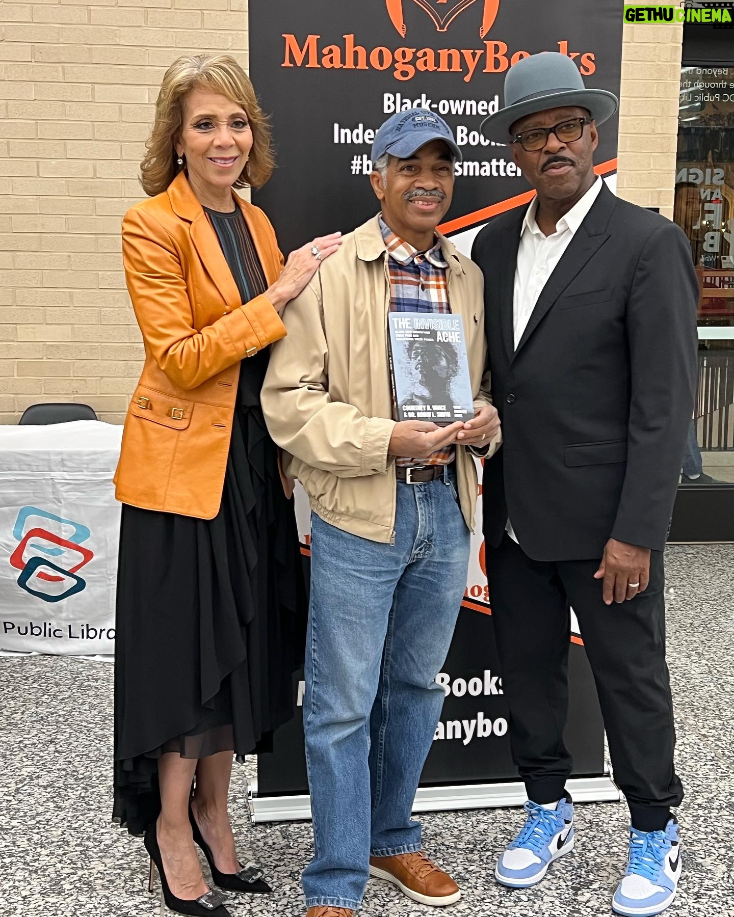 Courtney B. Vance - 622 Likes - Folks, we had a wonderful night in DC last night with @mahoganybooks and #MLKMemorialLibrary for our new book, The Invisible Ache! Today happens to be the 6th anniversary of my mother’s death from #ALS. Mrs. Leslie Vance was a proud librarian for over 30 years. So to have been in the library for this book, which speaks to my personal journey mental awareness and wellness which began when my dad died of suicide, was a beautiful way to honor both my mom and dad. So thank you DC for coming out! TONIGHT we celebrate Dr. Robin in her home city of Philadelphia at @EnonTab Church, free and open to the public at 6:30pm. Books will be available and we will sign them! Come on out! #InvisibleAcheBookTour