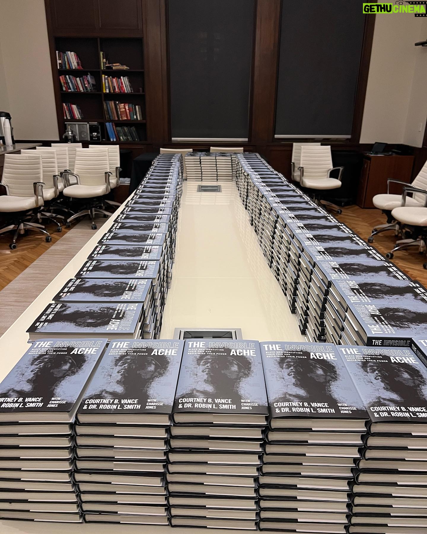 Courtney B. Vance - 1K Likes - Day 2 of The Invisible Ache book tour: @drrobinlsmith and I started off the day in NYC with @gayleking @nateburleson and @cbsmornings, then off to Baltimore to @prattlibrary. B-More, y’all came through! Thank you for spending the evening with us! Today is Washington DC at @fox5dc in the morning and the #MLKLibrary with @mahoganybooks! DC, we can’t wait to see you!
