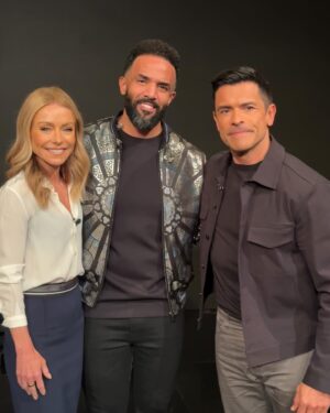 Craig David Instagram - NYC you always bring the VIBES. 📸 dump to sum it up. Can’t wait to be back here soon 🇺🇸

1. Grand Central Station 🚉✨ If you watched the movie 222 you’ll appreciate this one ♉️💫
2.⁠ ⁠When in Serendipity Cafe ☕️ You have to sit at the table Kate & John sat at for the winning vibes 🧤❤️ 
3.⁠ ⁠When you know cake is on the way😮‍💨🍰
4.⁠ ⁠What a wholesome experience 🙏🏽✨💫
5. Central Park. Feeling like Home Alone 2 vibes around here✨
6. 5 mins before taking this 3 spider men pointing at each other had just got arrested for just standing about.😮‍💨✨ Peak times for them 🕷️
7.⁠ ⁠Vibes with Kelly & Mark💫✨ 
8. ⁠Great times with sway and the team. Can’t wait for you to hear the 7 Days remix vibes😮‍💨🤝
9. Not long now N.Y 🗽🏙️
10.⁠ ⁠Finalising the Monday announcement. See you tomorrow at 8:00am UK 📢 😮‍💨 👀