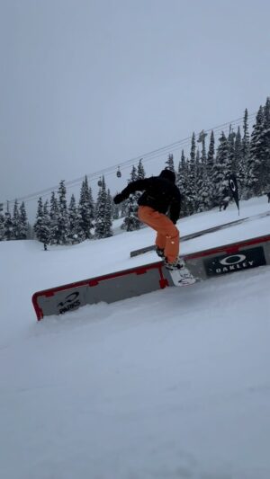 Craig McMorris Instagram - 3 piece with @teamswish 
@oakleysnowboarding 
#oakleycommunitydays 
Filmed by @mason_mashon