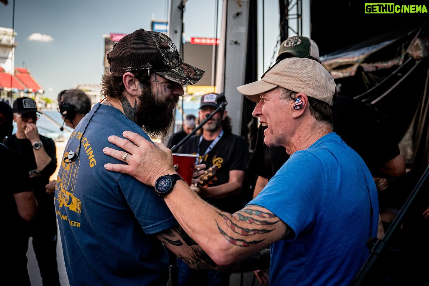 Craig Morgan - 3.9K Likes - It was great running into some new and old friends at #CMAFest!
📸: @gicker