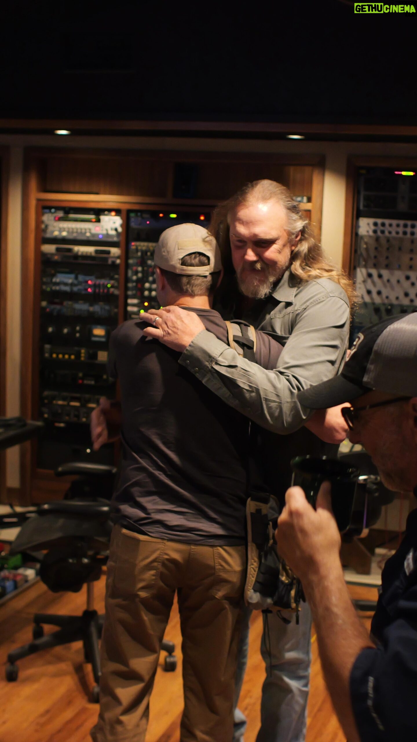 Craig Morgan - 14K Likes - The ‘Enlisted’ EP wouldn’t be complete without “That Ain’t Gonna Be Me”! Listen wherever you get your music now.