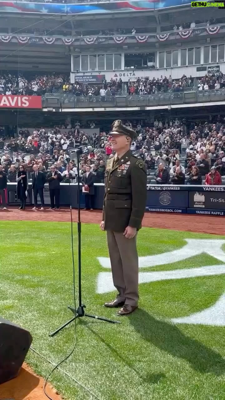 Craig Morgan - 6K Likes - It was an honor to sing the National Anthem at the @yankees home opener yesterday! #USArmy #USArmyReserve @usarmy @usarmyreserve @313armyband