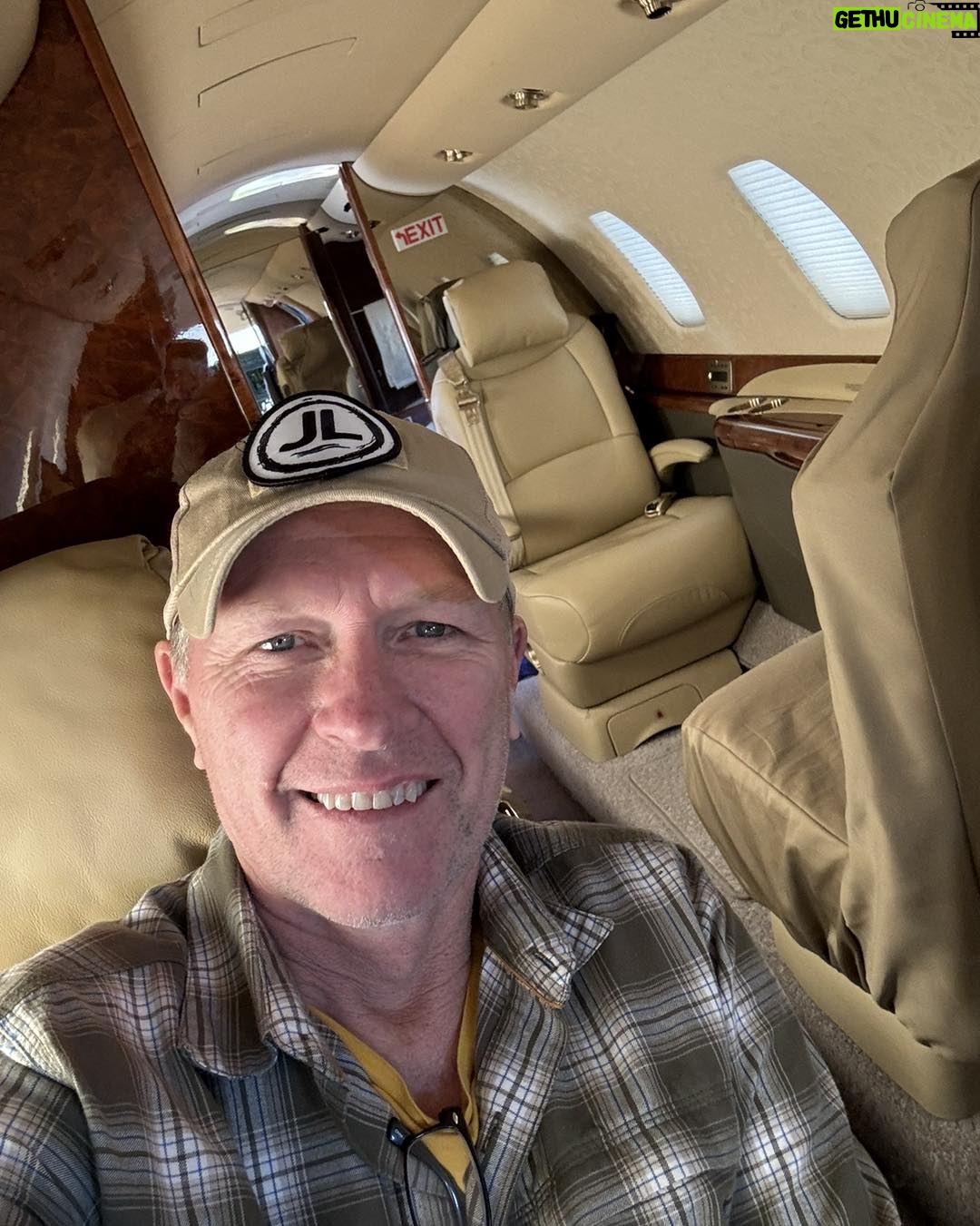 Craig Morgan - 1.5K Likes - Great time with my On The Road Outdoors family now off to Boston to Be All I Can Be I’ll be posting a bunch of what I’m doing in uniform the next couple days. #outdoors #hunting #beallyoucanbe #army #country
