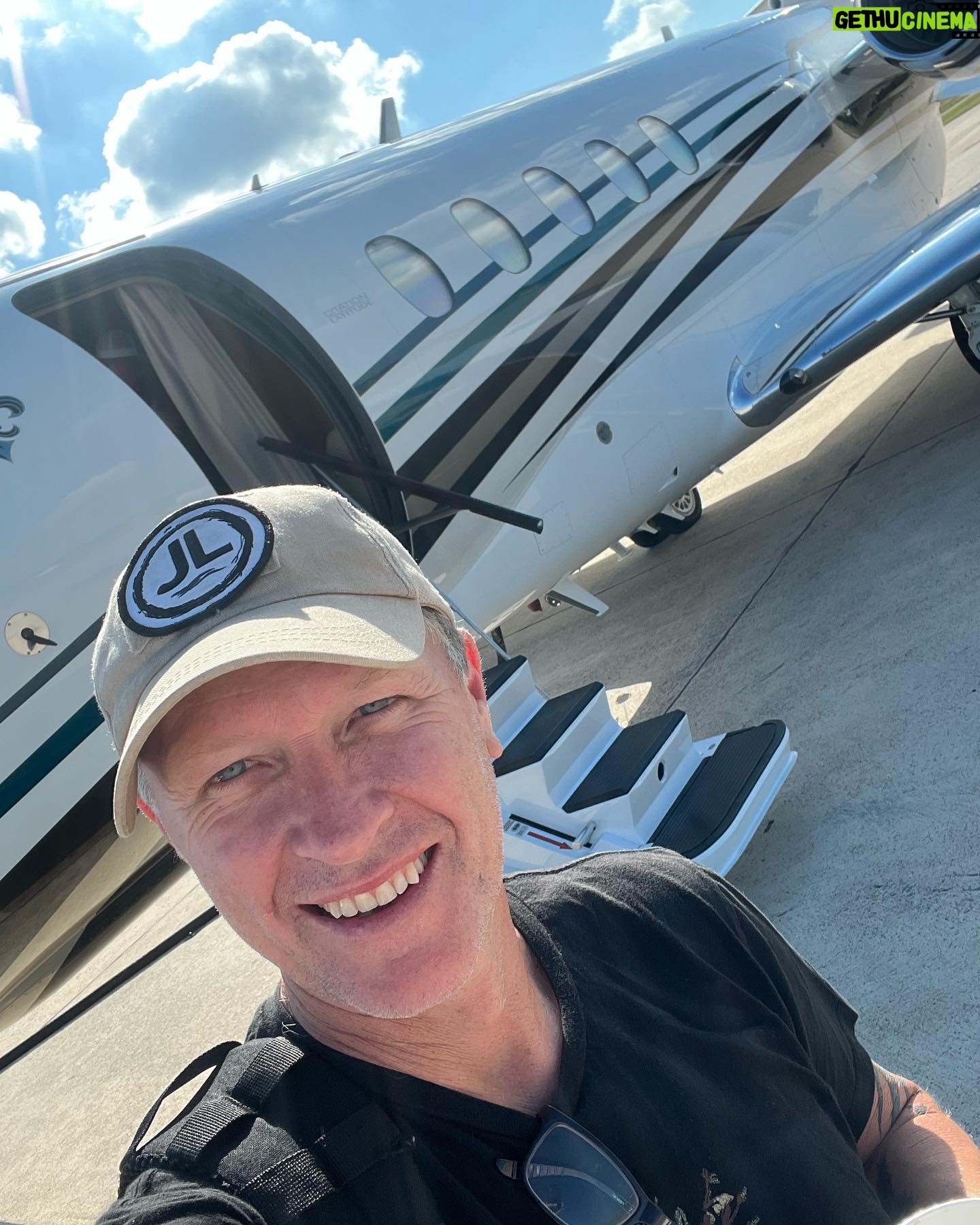 Craig Morgan - 1.6K Likes - Roseburg OR, Douglas County Fair here we come after a great night in Baton Rouge, Louisiana with @therealtracylawrence and @johnrichofficial. Thank you @rbordelon