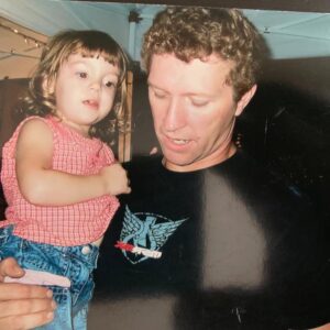 Craig Morgan Instagram - Throw back Thursday. You never know the impact you may have on people. The young lady in this picture is the niece of one of the songwriters of That’s what I love about Sunday. She will be swearing in to the Kansas national guard this month. Be All You Can Be Kassandra #army #beallyoucanbe #country #america #usa #godfamilycountry