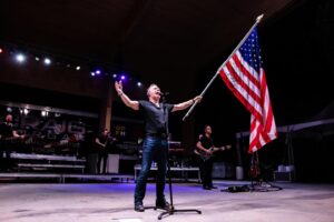 Craig Morgan Instagram - Happy Flag day everyone. What it represents White signifies purity and innocence, Red, hardiness & valor, and Blue, the colour of the Chief signifies vigilance, perseverance & justice. God Bless America