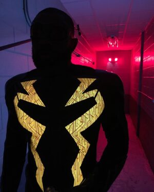 Cress Williams Instagram - A new #blacklightning  coming at ya tonight 9/8c on the #cw  #getlit