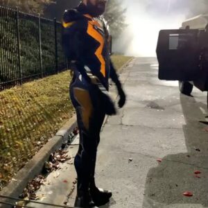 Cress Williams Instagram - Working off that Thanksgiving weight. A new #blacklightning tonight 9/8central on the #CW #getlit
