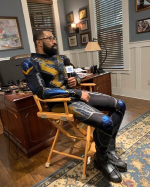 Cress Williams Instagram - A new #blacklightning tonight 9/8central on the #CW #getlit