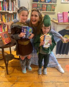 Actress Cressida Cowell HD Instagram Photos and Wallpapers May 2024