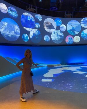 Cressida Cowell Instagram - There’s nothing like standing next to a gigantic Globe to make you realise that we’re really quite up north planetary-wise here in the U.K…it’s a long way UP there…

Thankyou to everyone who came to my talk about #WhichWayRoundTheGalaxy in Leicester’s incredible  National Space Centre today, you were a wonderful audience…

This is the place to go if your kid is interested in space and the stars…so interactive and exciting

Which Way to Anywhere looked so wonderful up in those starry skies of the Plantarium

🌏⭐️🌗💫🪐