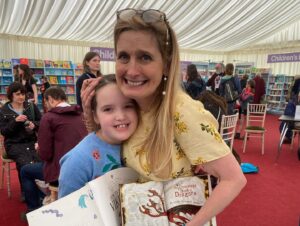 Cressida Cowell Instagram - THANKYOU to everyone who came to my #WhichWayRoundtheGalaxy event @hayfestival yesterday, you were the most magnificent audience,and it was so wonderful in the signing queue to see all your incredibly creative and imaginative ideas for magical landscapes and creatures …
#IloveHay
#❤️📚