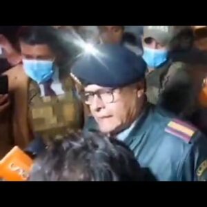 Cristián Contreras Radovic Instagram - 🇧🇴 GENERAL DENUNCIA AUTOGOLPE DE ESTADO EN BOLIVIA
⚠️ El general, Juan José Zuñiga, acusó al mandatario boliviano, Luis Arce, de estar detrás del supuesto golpe de Estado o levantamiento militar, el que habría tenido como objetivo mejorar la popularidad del presidente. Vaya polémica.

✅️ #DocFiles 🌍🌎🌏

✅️⚖️ #FuerzaDeCentro 🏹👉
https://forms.gle/V9qJf2citBEsUJBJ6