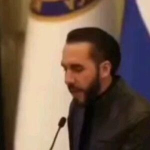 Cristián Contreras Radovic Instagram - 📢 "COMERCIANTES, PAREN DE ABUSAR DEL PUEBLO"
El presidente de El Salvador 🇸🇻 @nayibbukele espera que bajen los precios de los alimentos.

✅️🇨🇱⚖️ #FuerzaDeCentro 🏹 Inscríbete aquí 👉 
https://forms.gle/V9qJf2citBEsUJBJ6