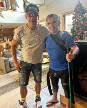 Cristián de la Fuente Instagram - Luis Gutiérrez, carabinero, recibió un balazo en la cabeza… le dijeron iba a quedar ciego, paralitico y con daño cerebral. Después de un coma inducido amaneció CIEGO… pensó en morir… pero el deporte lo salvó y hoy corre nuevamente el @ironman70.3pucon 

Esos son ejemplos para seguir. Siempre tenemos excusas para NO hacer las cosas. Y Pero hombres como Luis que tienen todo en contra busca como salir adelante y luchar porque siempre se puede… y si lo dice el… es verdad… siempre se puede no lo olviden 

#vamosquesepuede 
#sinexcusas
