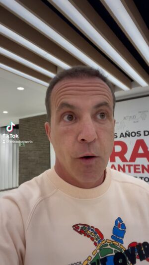 Cristóbal Soria Instagram - Estos del real de madrid tienen el culito apretadito contra la pared cada vez que ven a Guardiola… 🫣